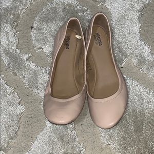Cream pinky ballet flats